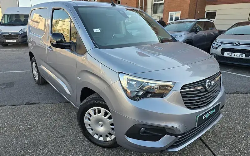 Used Vauxhall Combo 100 kW (136 HP) 2025 MPV