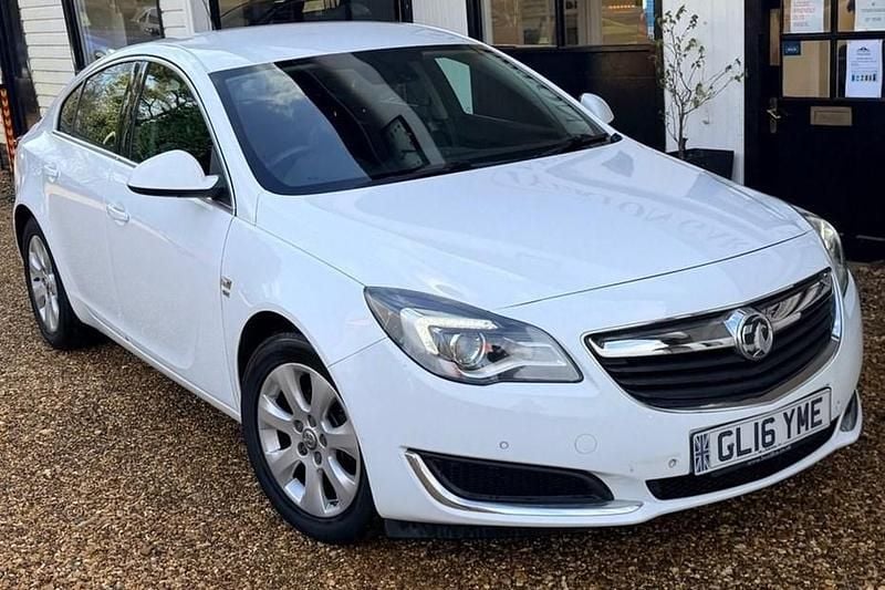 White Used 2016 Vauxhall Insignia Hatchback | £4,999 (Fair price) - Image 1/1