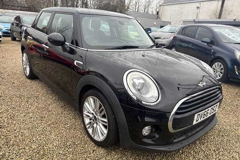 Black Used 2016 Mini Cooper D Hatch Hatchback | £6,000 (Fair price) - Image 1/1