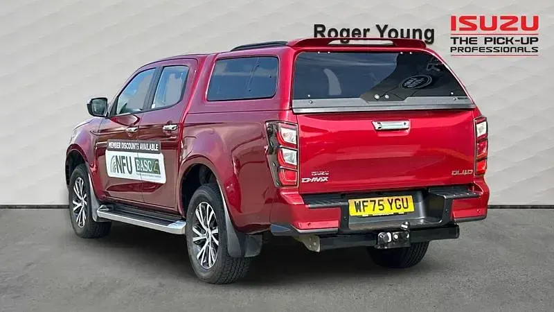 Used Isuzu D-Max 164 HP (120 kW) 2025 Red Pickup