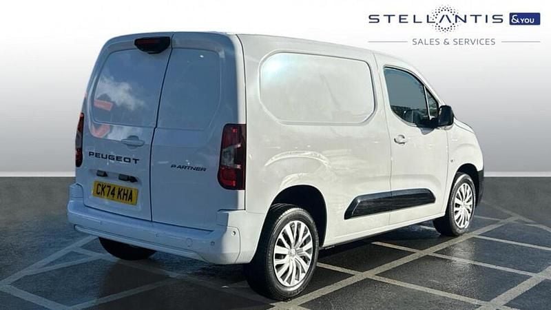 Used Peugeot Partner S 129 HP (94 kW) 2024 White MPV