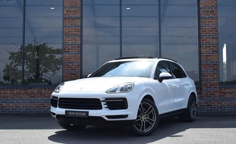 White Used 2018 Porsche Cayenne SUV | £31,999 (A bit pricey) - Image 1/4