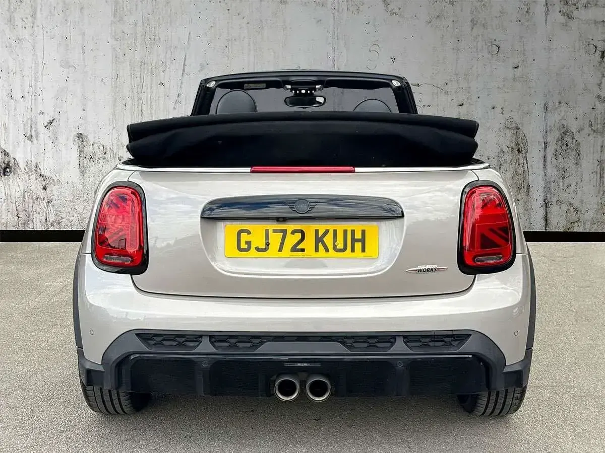 Usado Mini John Cooper Works Cabriolet 2022 Gris Descapotable