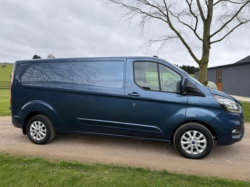 Used Ford Transit Custom Limited 130 HP (95 kW) 2020 Blue Van