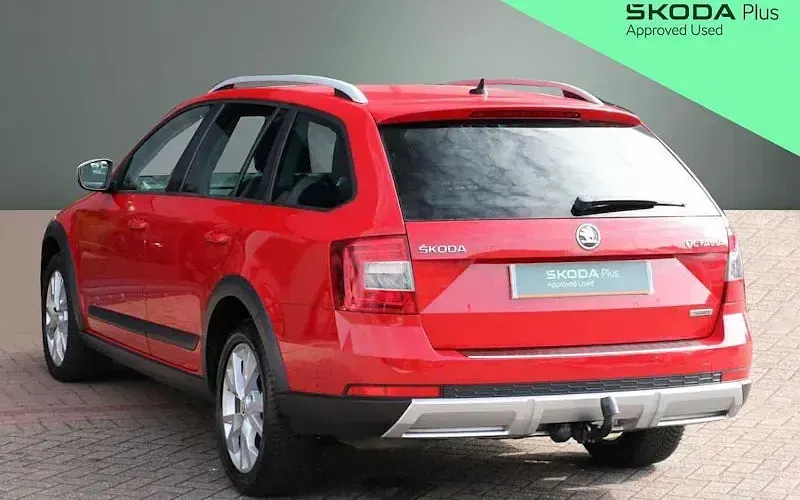 Used Skoda Octavia Scout 184 HP (135 kW) 2016 Estate