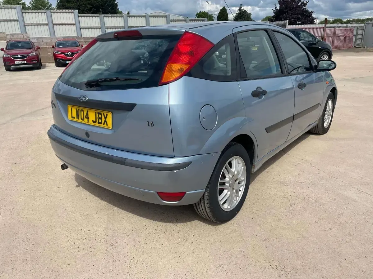 Used Ford Focus 2004 Blue Hatchback