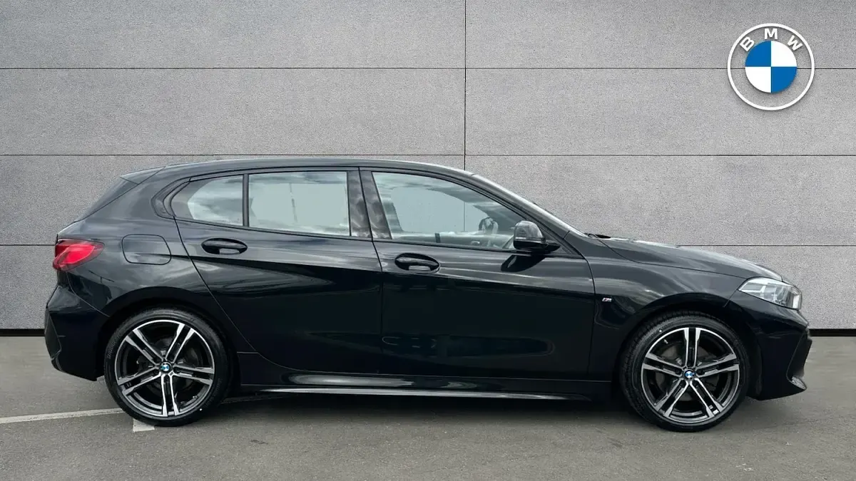 Used BMW 118 M Sport 134 HP (98 kW) 2023 Black Hatchback