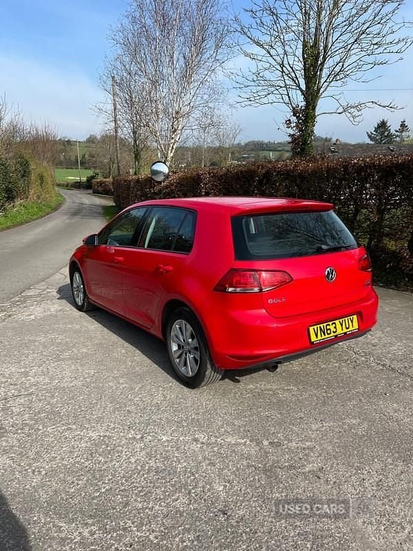 Used VW Golf VII SE 105 HP (77 kW) 2014 Red Hatchback