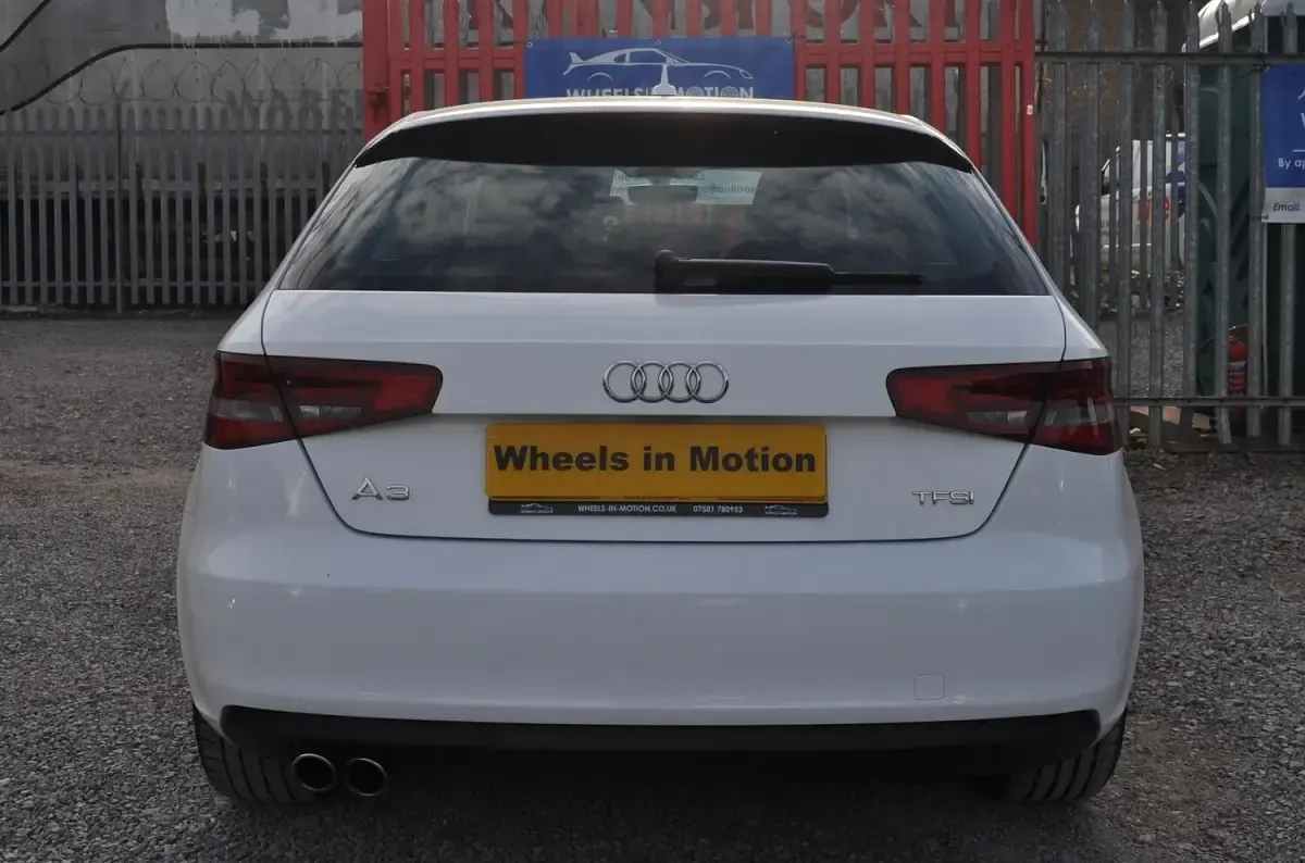 Used Audi A3 Sport 125 HP (91 kW) 2015 White Hatchback