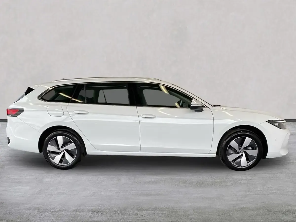 Used VW Passat Life 150 HP (110 kW) 2026 White Estate