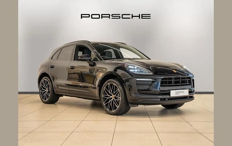 Black New 2025 Porsche Macan SUV | £67,990 (Fair price) - Image 1/4