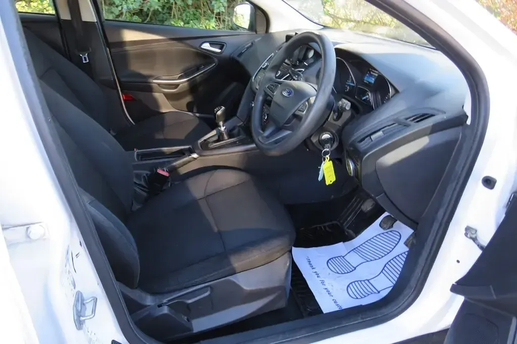 Usado Ford Focus Style 120 HP (88 kW) 2017 Branco Carrinha