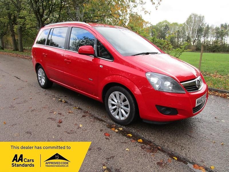 Red Used 2013 Vauxhall Zafira Design Edition MPV | £2,395 (Fair price) - Image 1/3