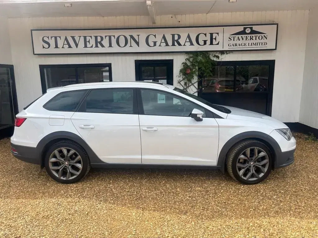 Used Seat Leon X-Perience Sport 184 HP (135 kW) 2014 White Estate
