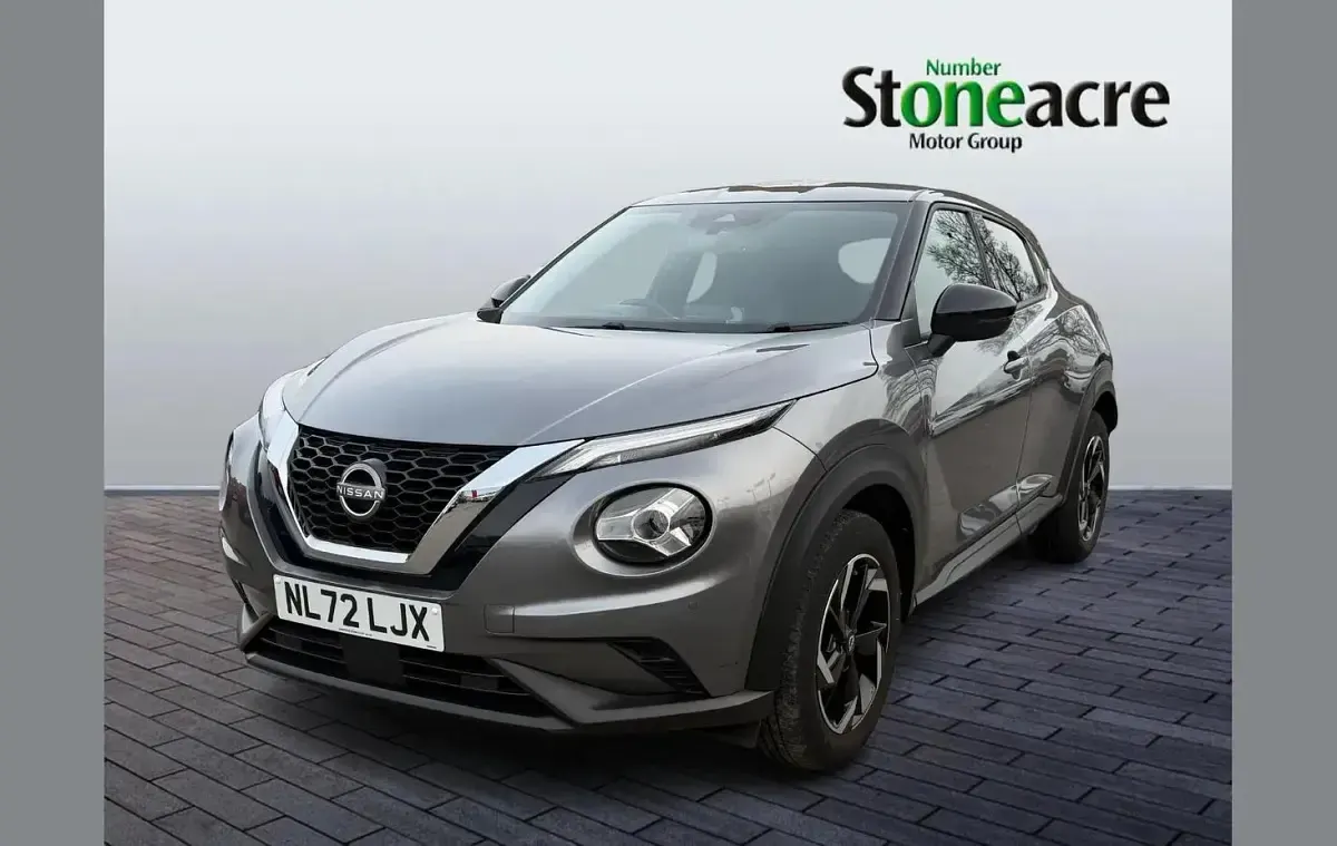 Usado Nissan Juke N-Connecta 114 CV (83 kW) 2022 Gris SUV