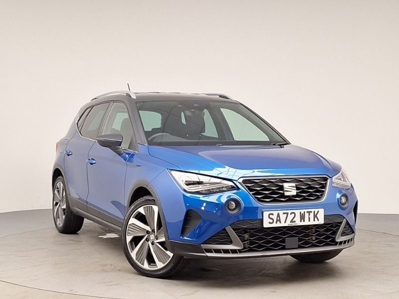 Blue Used 2023 Seat Arona FR SUV | £16,698 (Fair price) - Image 1/4