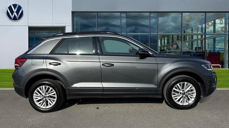 Used VW T-Roc Life 150 HP (110 kW) 2025 Indium grey metallic SUV