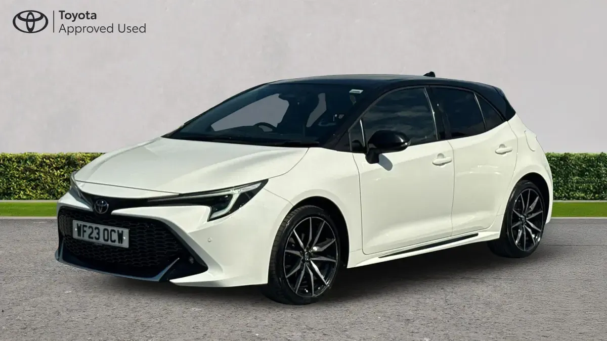 Used Toyota Corolla Sport 140 HP (102 kW) 2023 Pure white bi tone