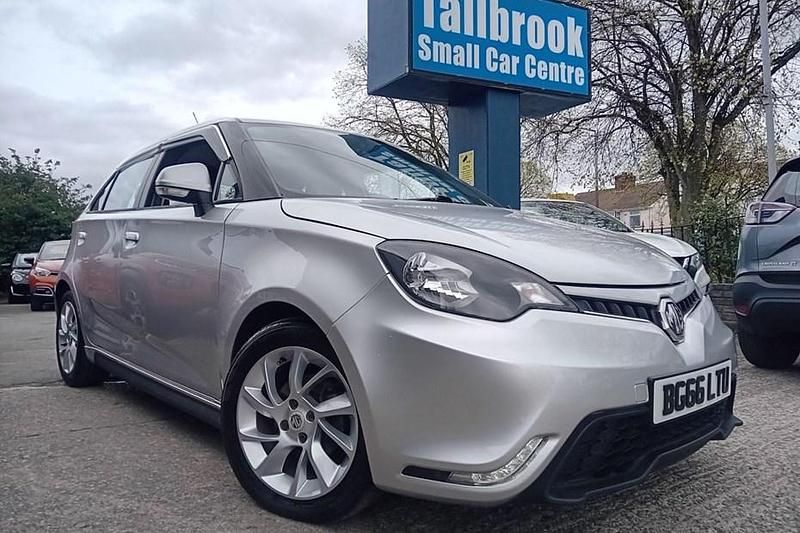 Usado MG MG3 106 HP (77 kW) 2016 Prateado Citadino