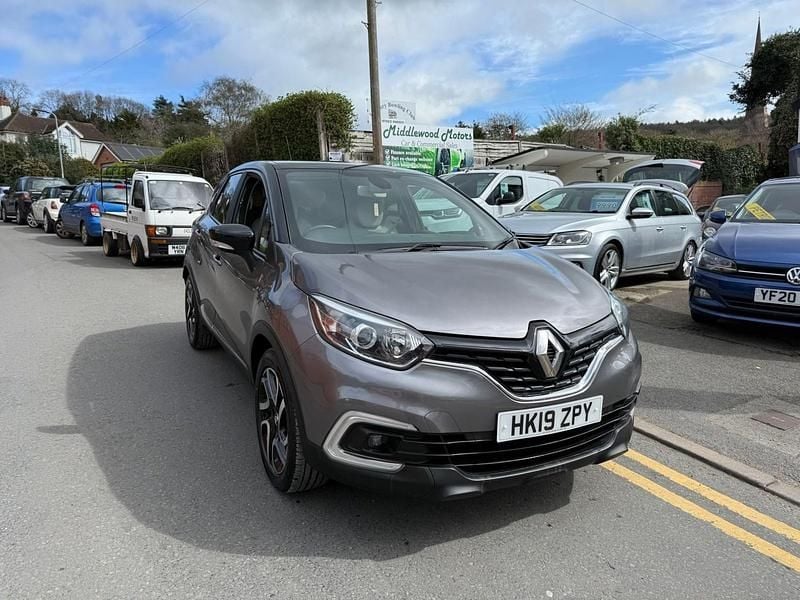 Used Renault Captur Iconic 90 HP (66 kW) 2019 Grey/black SUV