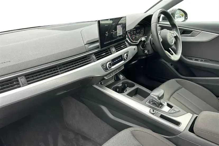 Begagnad Audi A4 Comfort 150 HK (110 kW) 2021 Svart Sedan