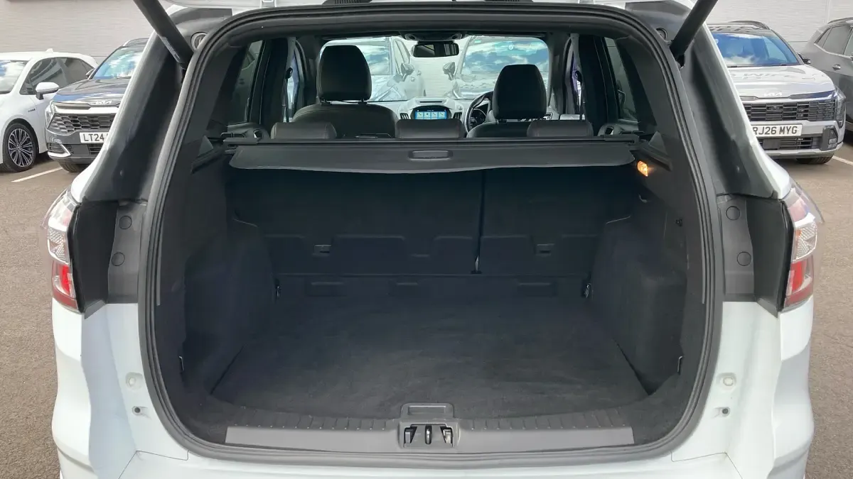 Used Ford Kuga ST-Line X 120 HP (88 kW) 2018 White SUV