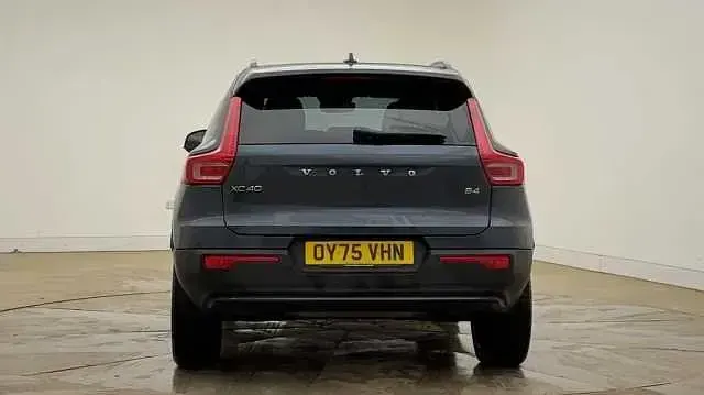 Used Volvo XC40 Plus 194 HP (142 kW) 2026 SUV