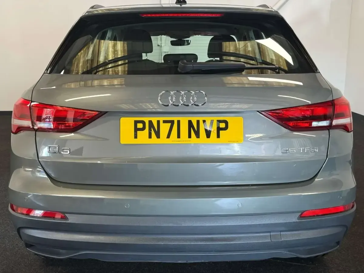 Usado Audi Q3 Design 150 CV (110 kW) 2021 Gris SUV