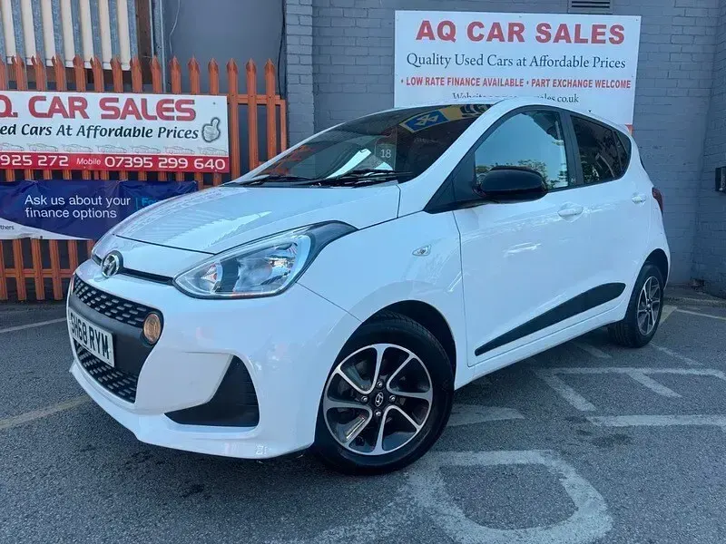 Used Hyundai i10 GO! 66 HP (48 kW) 2018 White Hatchback
