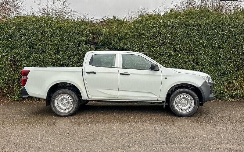 Used Isuzu D-Max 165 HP (121 kW) 2024 Cabriolet