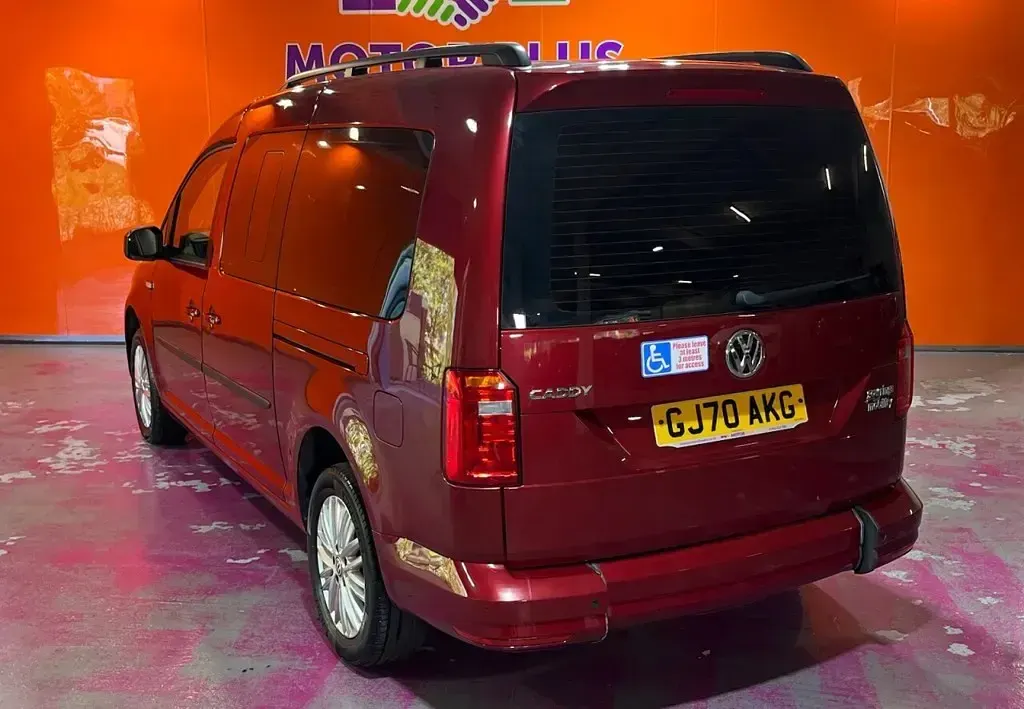 Used VW Caddy Life 102 HP (75 kW) 2020 Red MPV