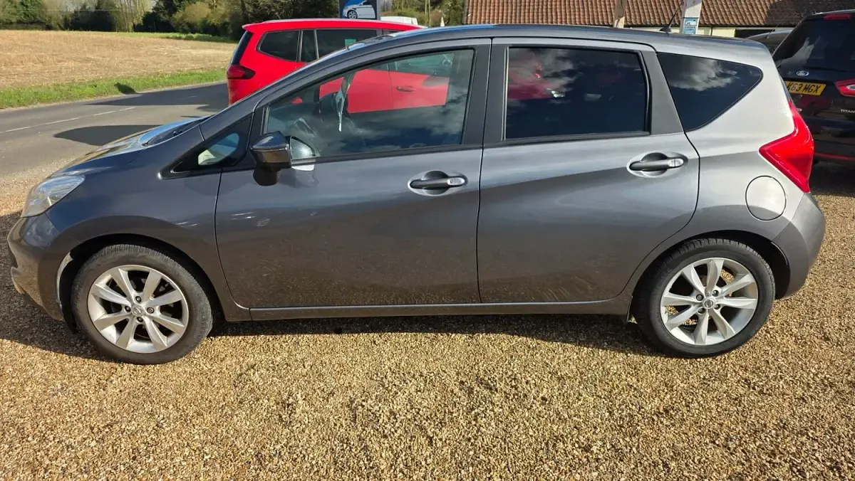 Used Nissan Note Tekna 90 HP (66 kW) 2013 Grey Hatchback