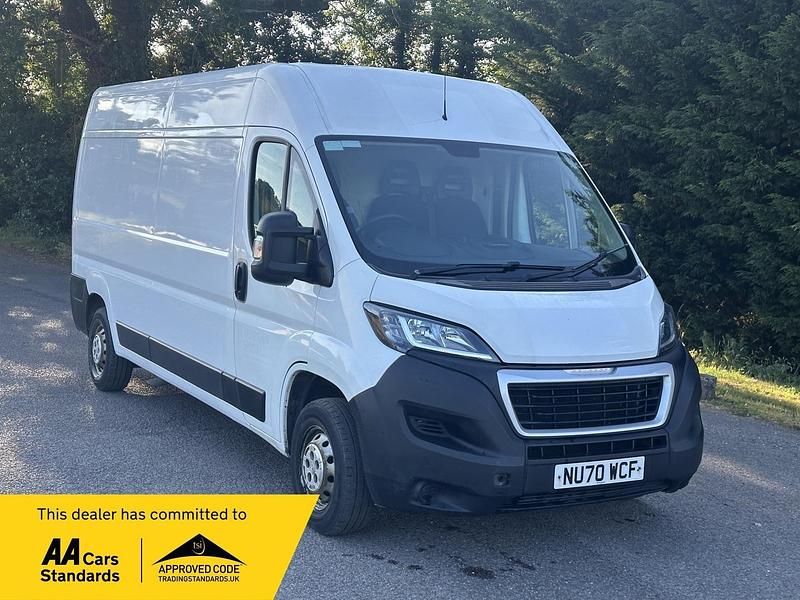 White Used 2020 Peugeot Boxer S Van | £10,000 (Fair price) - Image 1/3