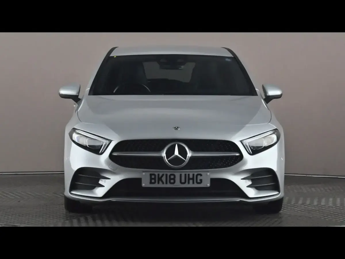 Usado Mercedes A200 AMG Line Premium 2018 Plateado Utilitario