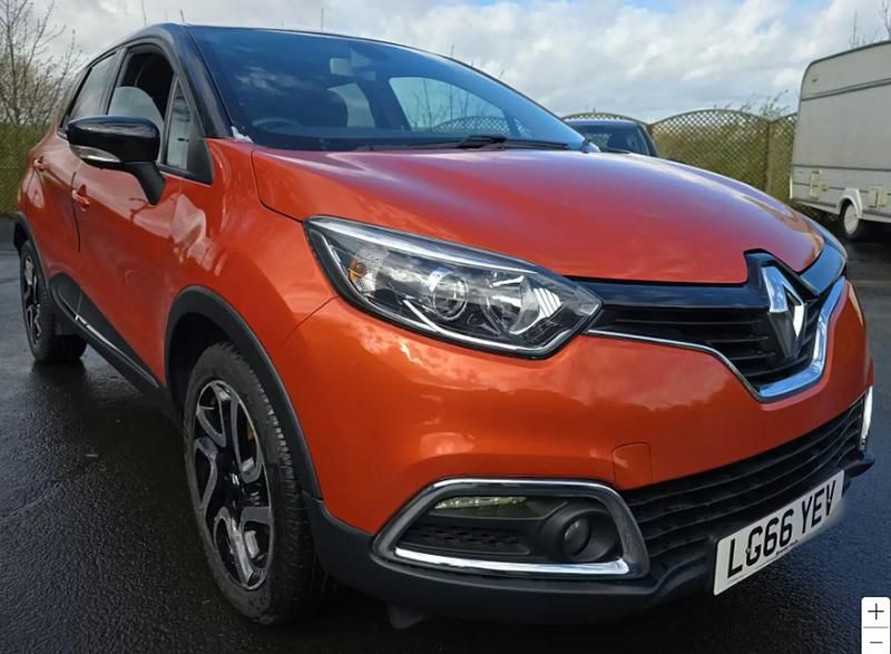 Second-hand Renault Captur Dynamique 90 CP (66 kW) 2016 Portocaliu SUV