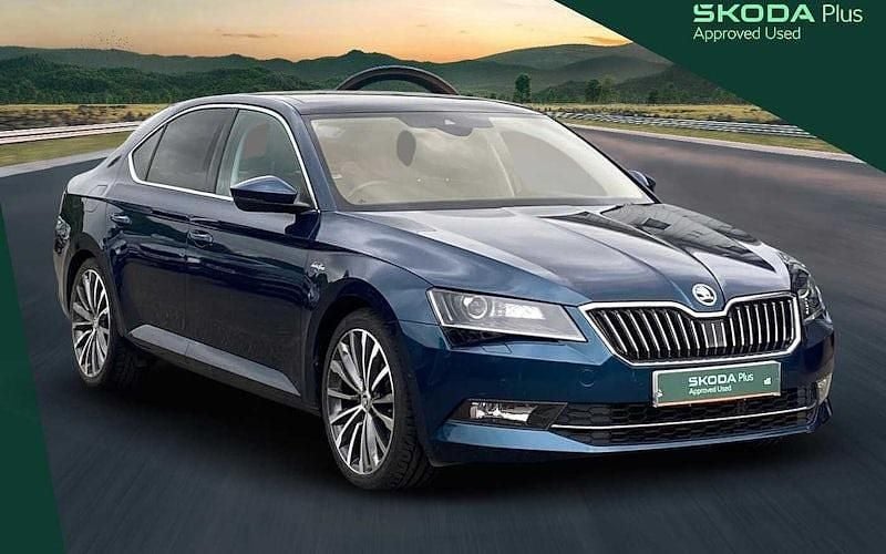 Lava blue metallic Used 2017 Skoda Superb Hatchback | £16,447 (Fair price) - Image 1/4