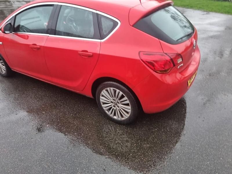 Used Vauxhall Astra Excite 2015 Red Hatchback