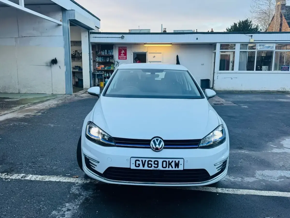Usado VW e-Golf 99 kW (135 HP) 2020 Branco Citadino