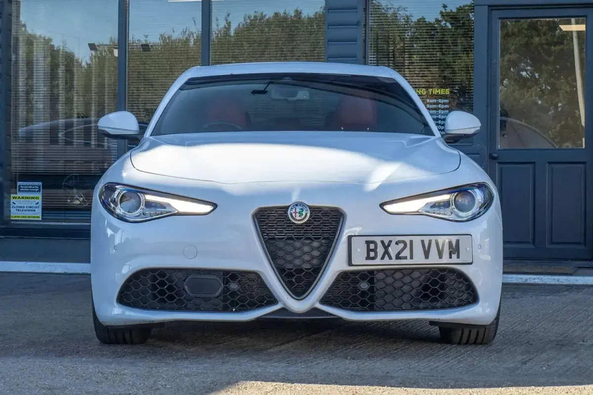 Used Alfa Romeo Giulia Saloon Veloce 280 HP (205 kW) 2021 White Sedan