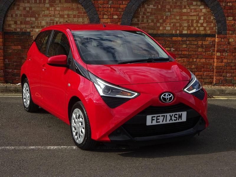 Red Used 2022 Toyota Aygo X-play Hatchback | £11,295 (Fair price) - Image 1/4