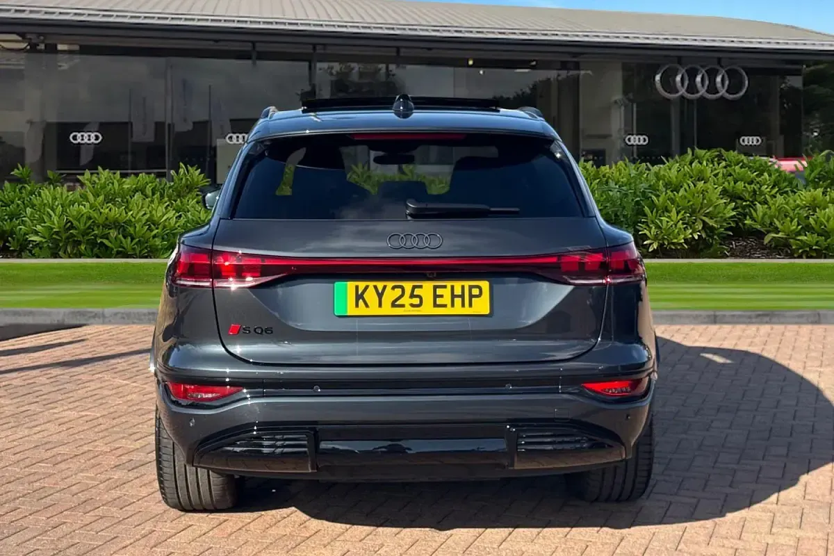 Used Audi SQ6 e-tron Advanced 359 kW (489 HP) 2025 Grey SUV