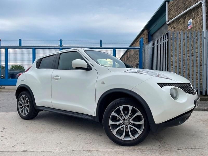 White Used 2014 Nissan Juke Tekna SUV | £3,999 (Fair price) - Image 1/4