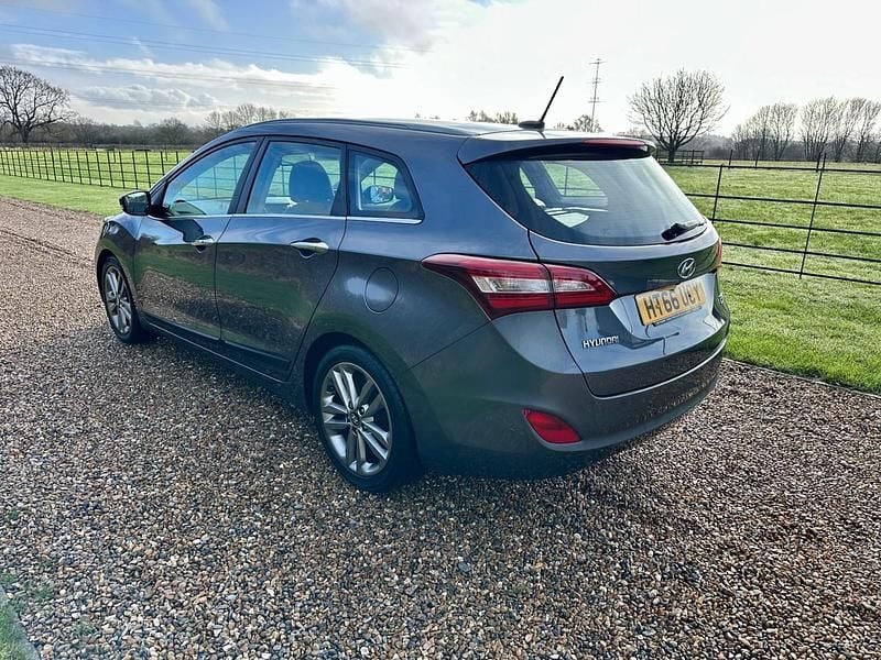 Used Hyundai i30 Premium 136 HP (100 kW) 2017 Grey Estate