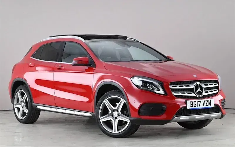 Usado Mercedes GLA250 AMG Line Premium Plus 211 HP (155 kW) 2019 SUV