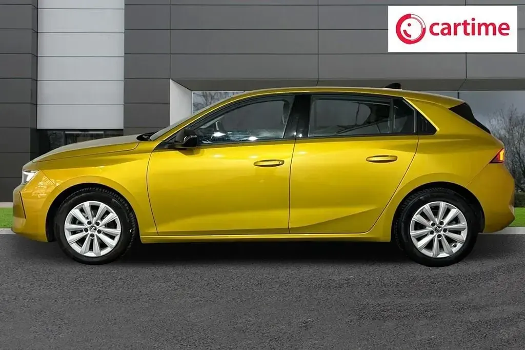 Gebraucht Vauxhall Astra Design Edition 130 PS (95 kW) 2022 Gelb Kleinwagen