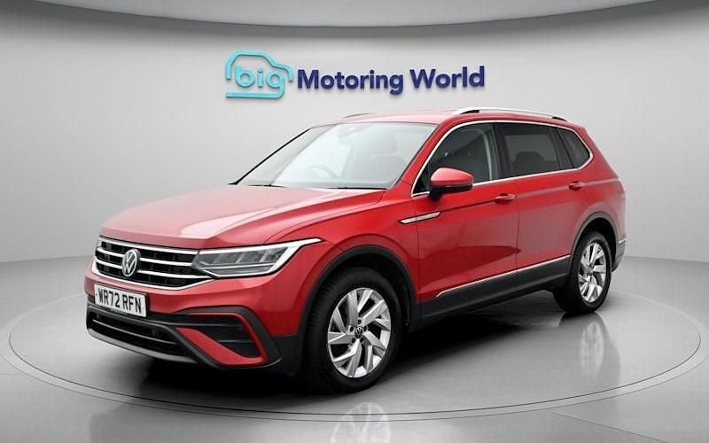 Używany VW Tiguan Allspace S 150 KM (110 kW) 2023 Czerwony SUV
