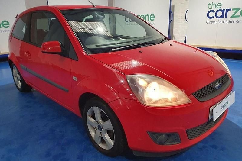 Begagnad Ford Fiesta 2007 Röd Halvkombi