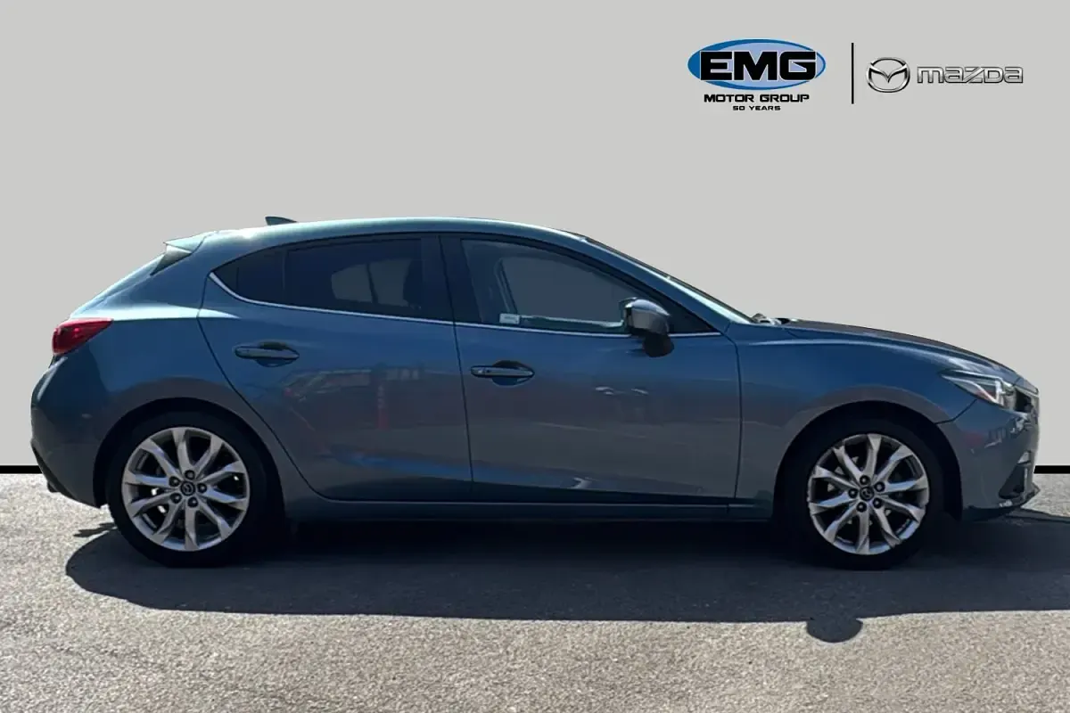 Used Mazda 3 Inclusive 120 HP (88 kW) 2016 Blue Hatchback