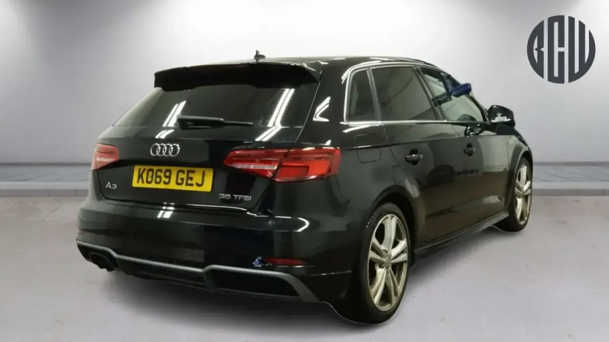 Usado Audi A3 S-Line 150 HP (110 kW) 2020 Preto Sedan