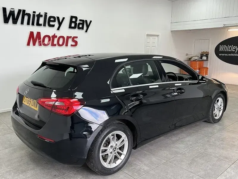 Used Mercedes A180 SE 116 HP (85 kW) 2020 Black Hatchback